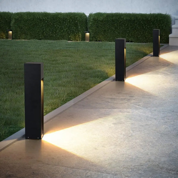 Staande tuinlamp | Tuinverlichting 12V | Plug and Play | IP65 | Warm/wit Livolo Nederland B.V.