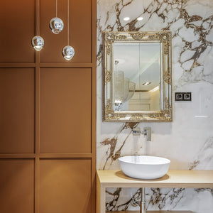 afdekkap stopcontact met klapdeksel en IP44‑bescherming in badkamer