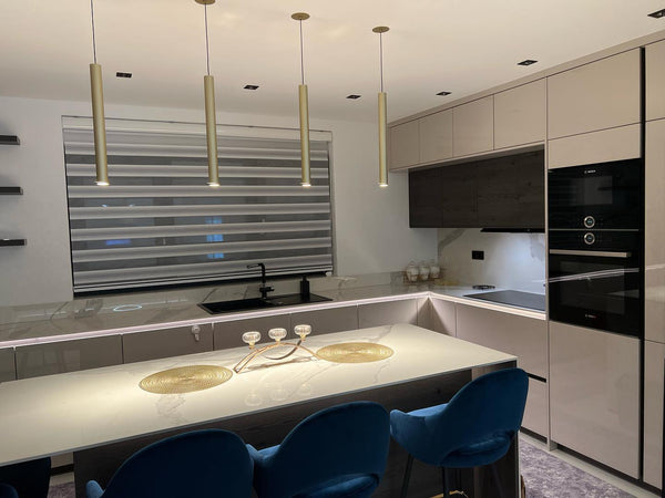 Minimalistische wand touch schakelaar in glasdesign