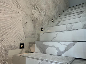 Design trapverlichting in glanzend zwart